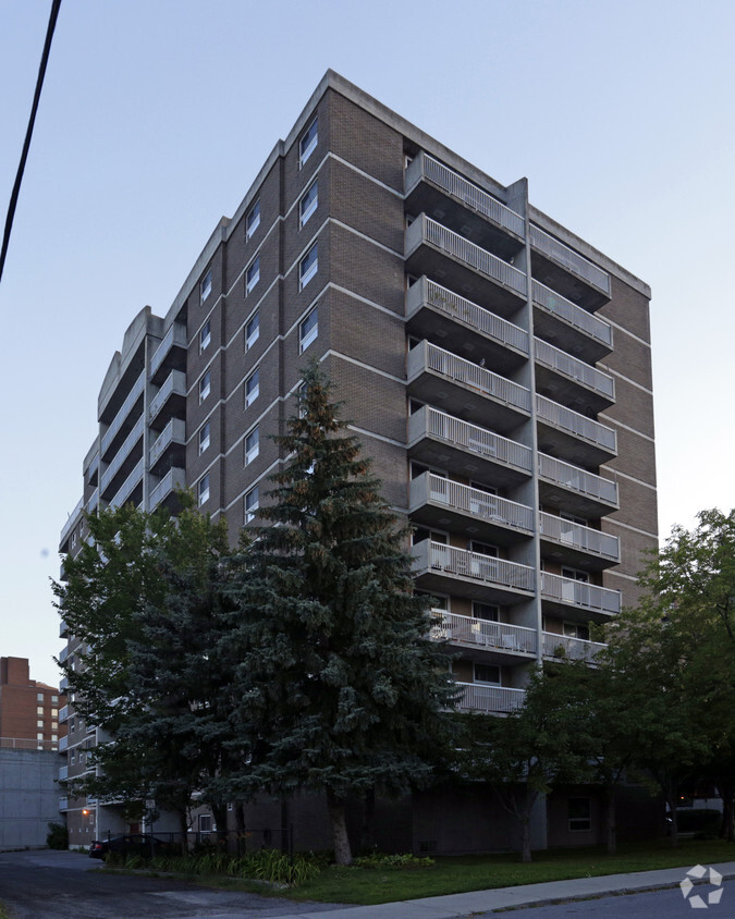 Building Photo - Burnside Terrace