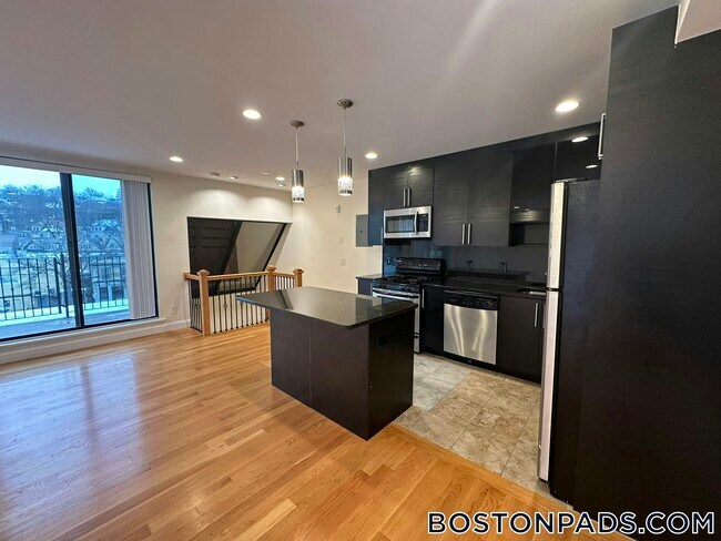 Building Photo - 1616 Beacon St