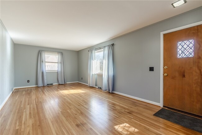 Building Photo - 270 Ashbourne Rd