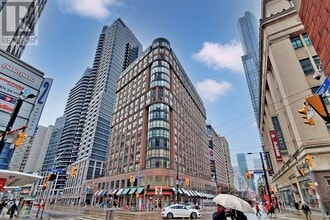 Building Photo - 7 Carlton St.