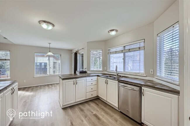 Building Photo - 5308 Picnic Point Rd, Edmonds, WA, 98026