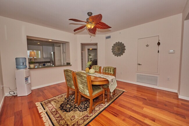 dinning room - 501 Kailua Rd
