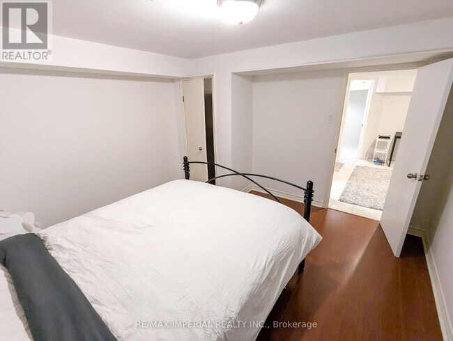 Building Photo - 329 Homewood Ave