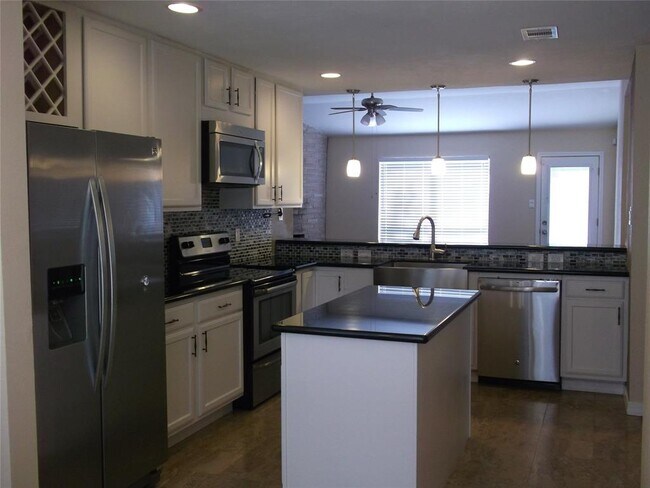 Building Photo - 4907 Tenderwood Dr