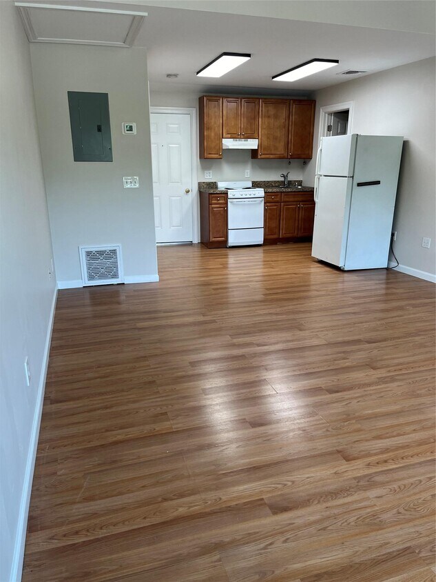 Foto principal - 2064 Main St