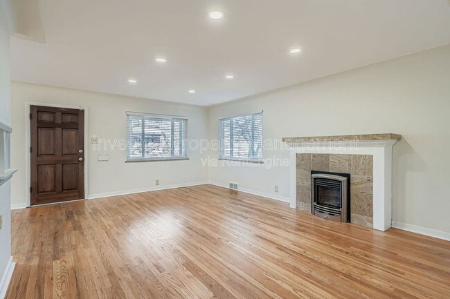 Building Photo - 4334 E 18th Ave