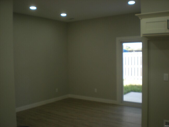 Foto del edificio - 5960 N Clinton St