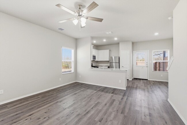 Building Photo - $1,000 off Rent for APRIL