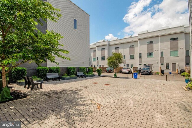 Foto del edificio - 502 Cecil B. Moore Ave
