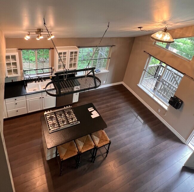 Foto del edificio - 224 Granite Ridge Rd E