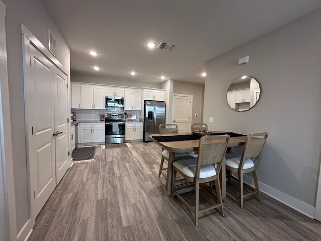 Building Photo - Pine Reserve Apartments