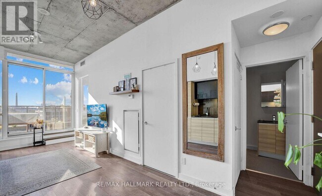 Photo du bâtiment - 1238 Dundas St E