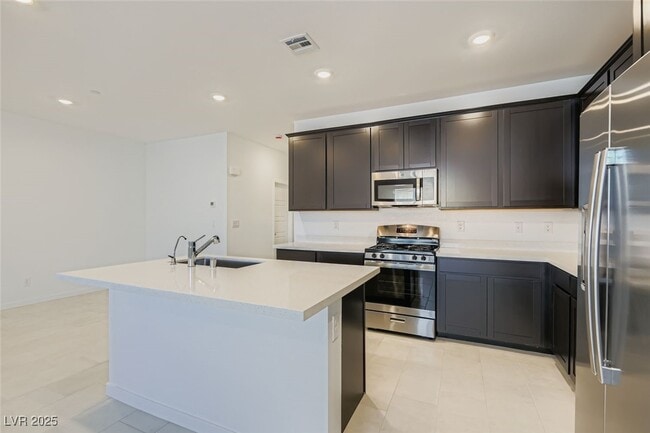 Building Photo - 1554 Maria Xing Ave