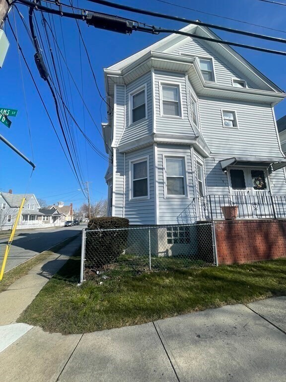 Building Photo - 189 Adams St