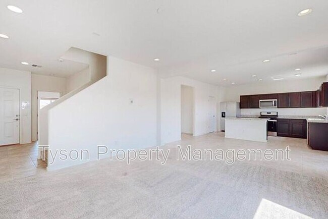 Building Photo - 104 Hue St SW