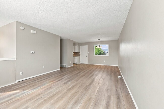 Building Photo - $1,895.95 3-bed, 1.5-bathroom located in Colorado Springs with a washer and dryer.