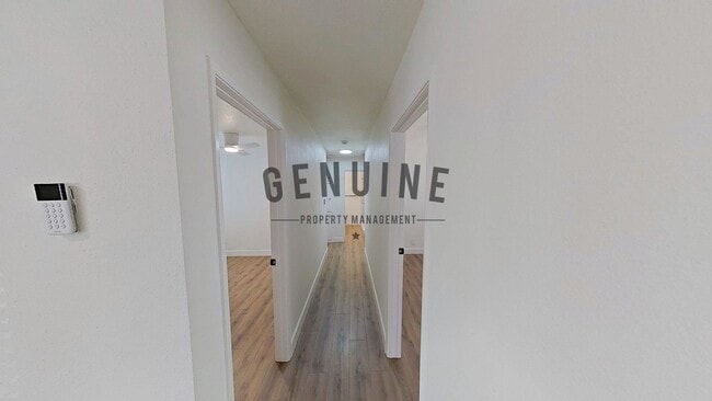 Building Photo - Upgraded 4Bd 2Ba Home