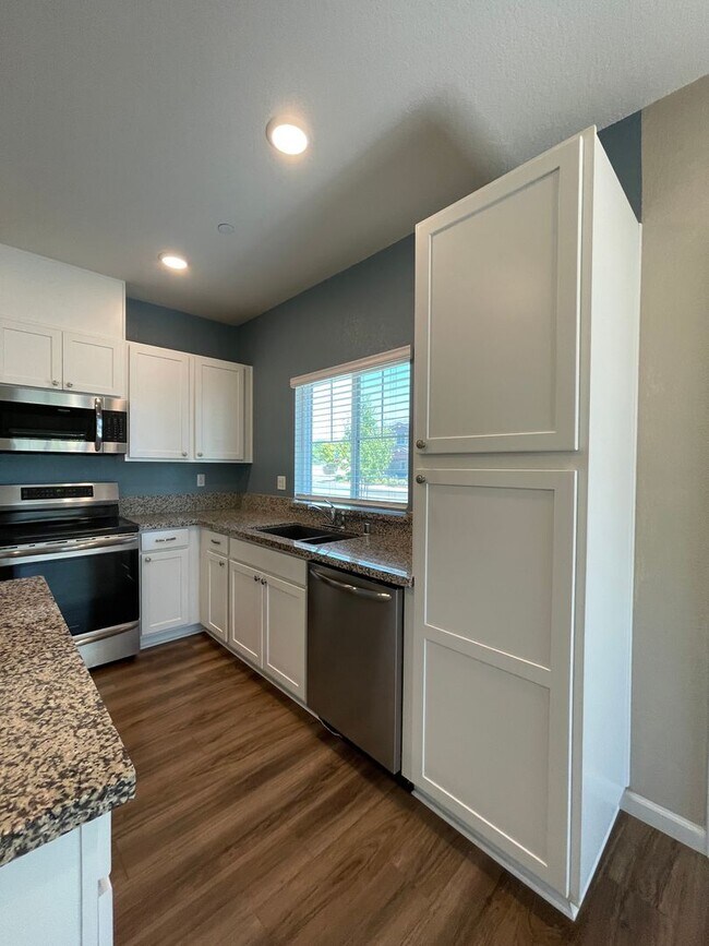 Foto del edificio - Westlake Village Greens - 3bd/2ba Natomas ...