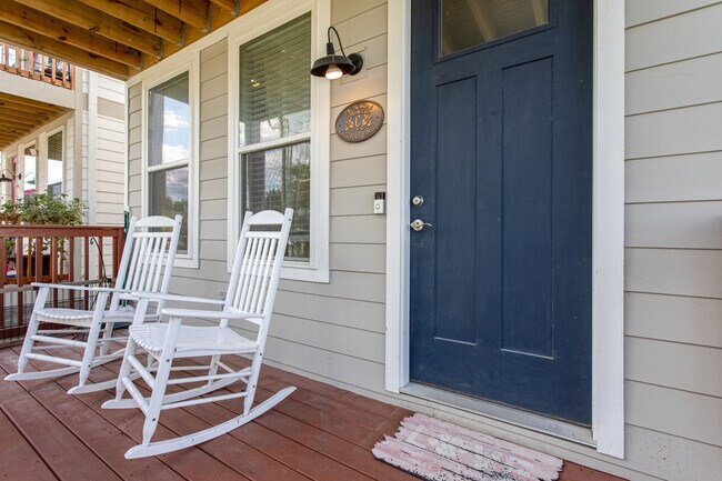 Located in popular Charlotte Park. - 625 James Ave