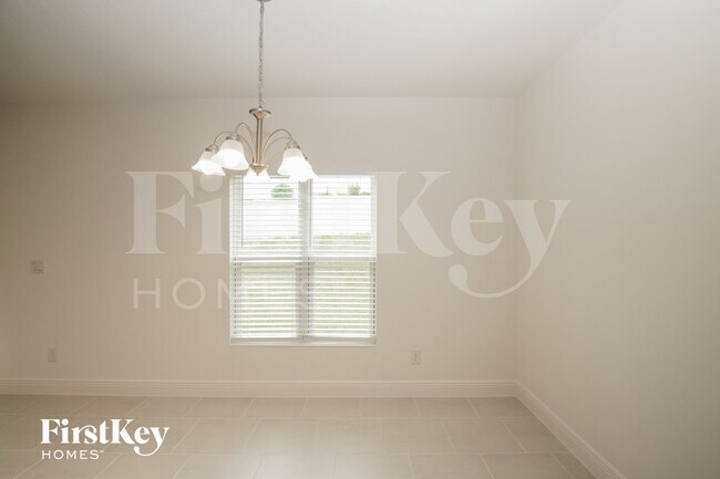 Foto del edificio - 681 Blackstone St