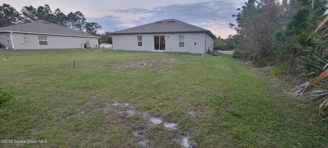 Building Photo - 2910 San Filippo Dr SE