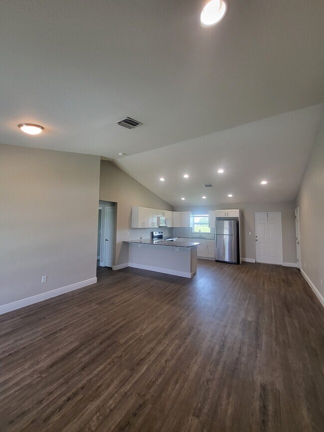 Building Photo - 8309 Lena Ct