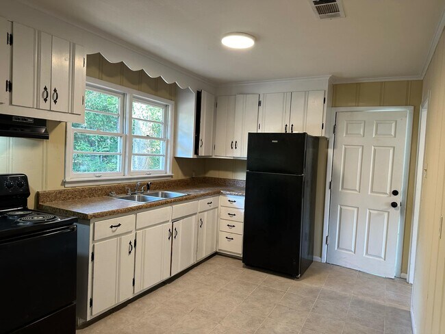 Foto del edificio - 617 Hibner St