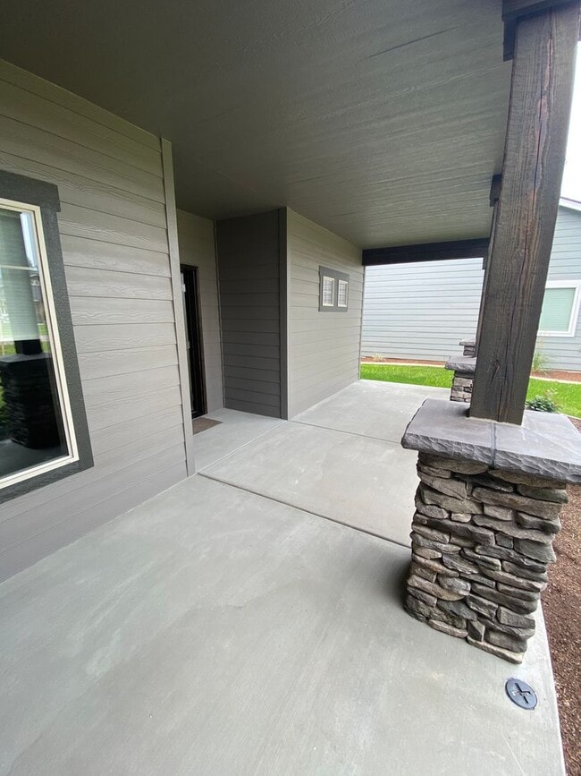 Building Photo - BLANCHARD GOLF COURSE HOME (APP#43)