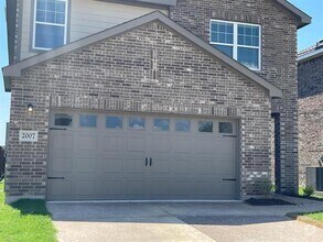 Building Photo - 2007 Mdw Pk Dr