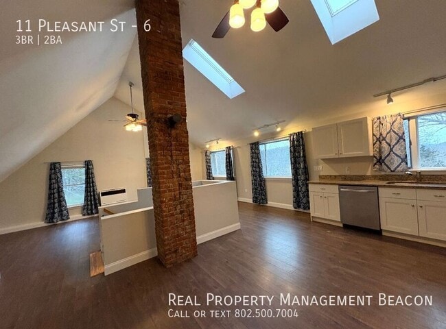 Building Photo - 11 Pleasant St