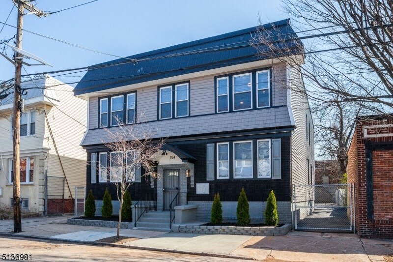 754 S 11th St Unit 4, Newark, NJ 07103 Apartment for Rent in Newark