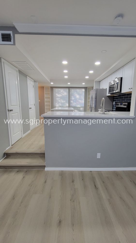 Building Photo - What a Beauty! Move-in Ready