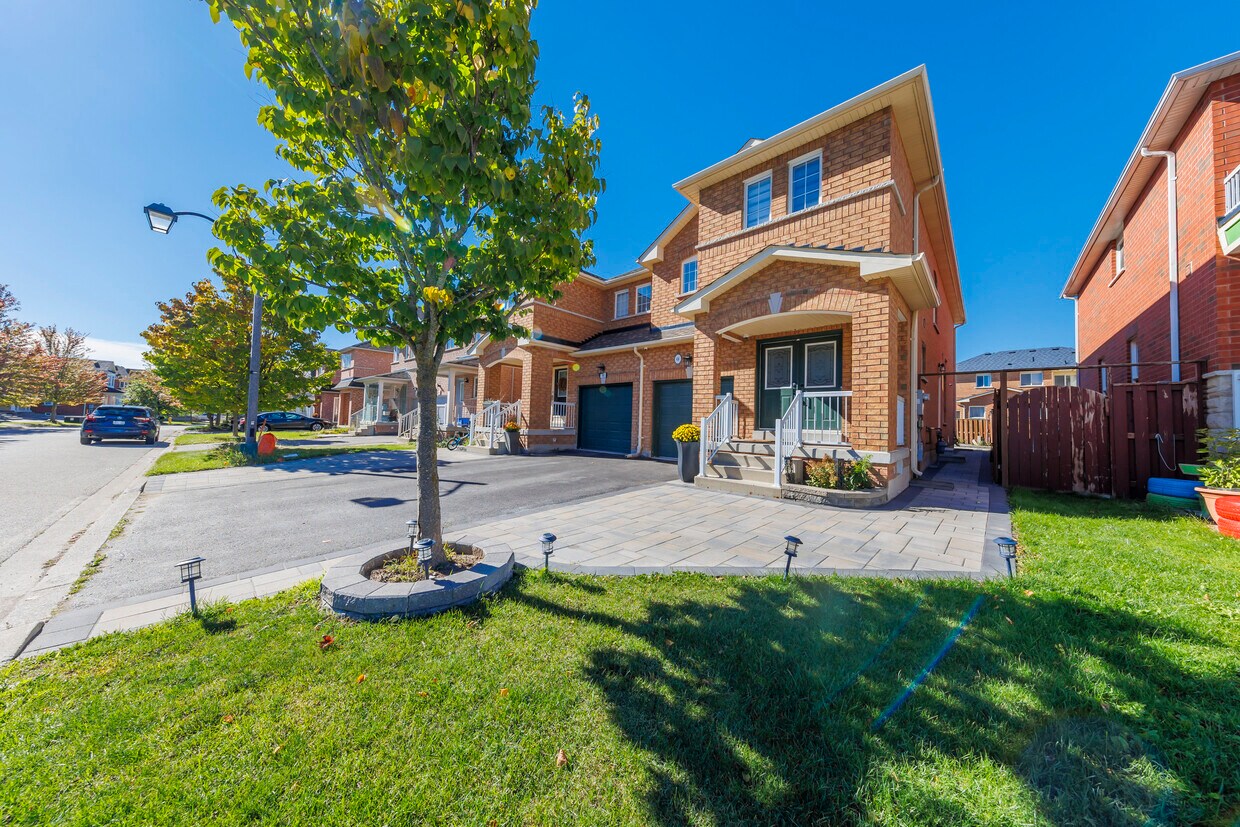 Front View of Home - 48 Briarcrest Dr