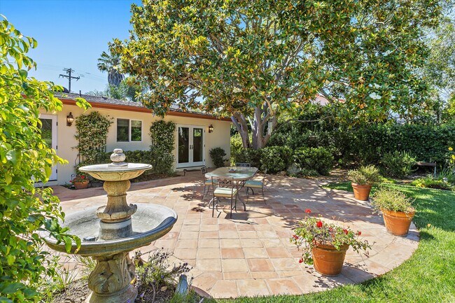 Building Photo - 500 Puente Dr