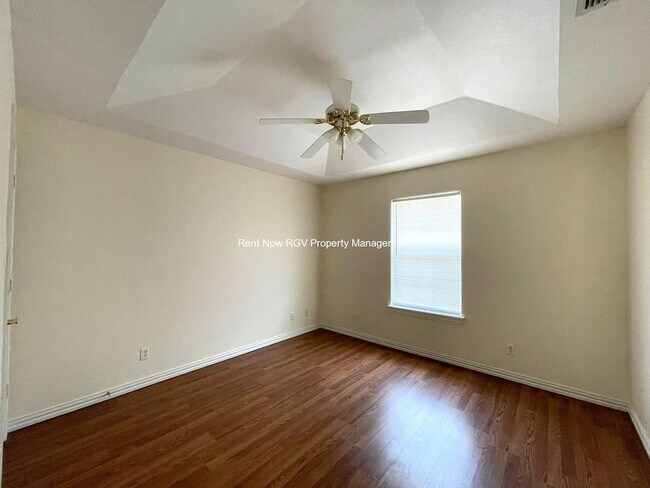 Foto del edificio - 1223 W Carmen Ave