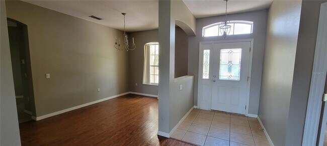 Building Photo - 3504 Somerset Cir