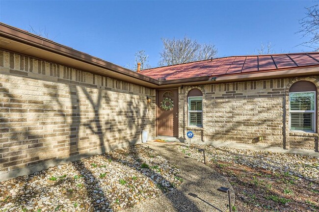 Building Photo - 7013 Mt Carrell Dr