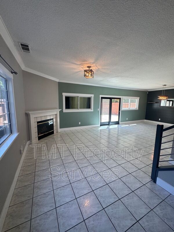 Foto del edificio - 5093 N Laguna Dr