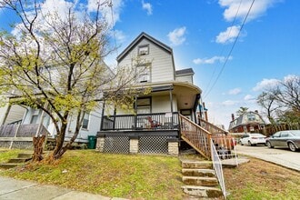 Building Photo - 2330 Rohs St