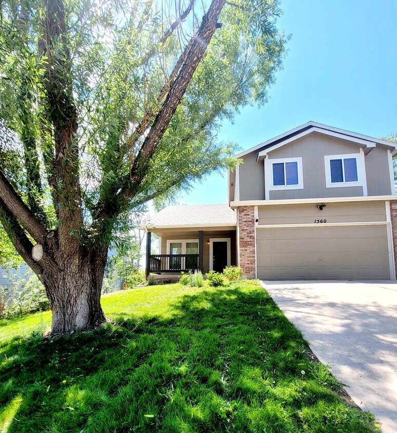 Primary Photo - Well maintained 4 bedroom home on west side!