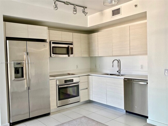 Building Photo - 4250 Biscayne Blvd