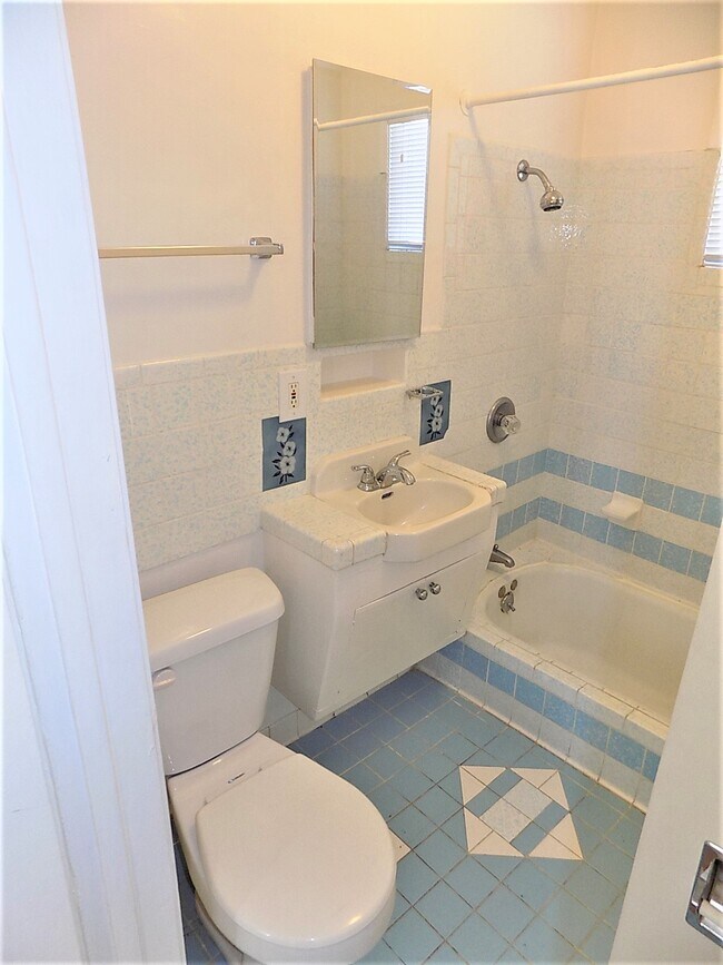 Foto del edificio - 1528 Bay View Ave