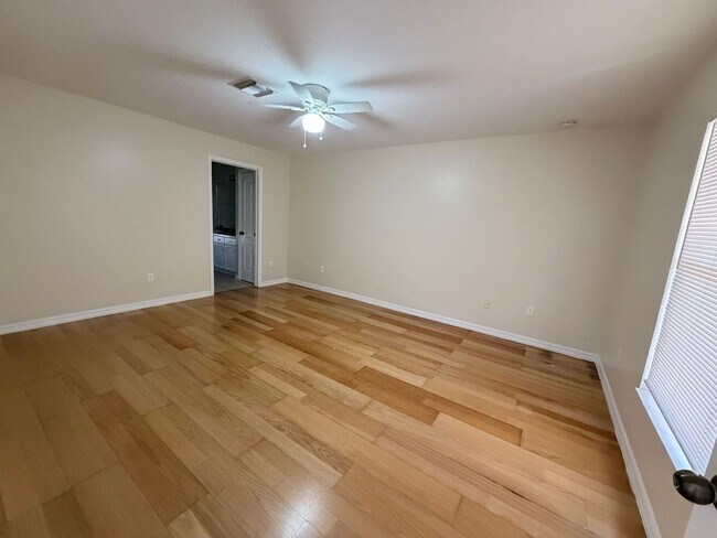 Foto del edificio - 3925 22nd St W