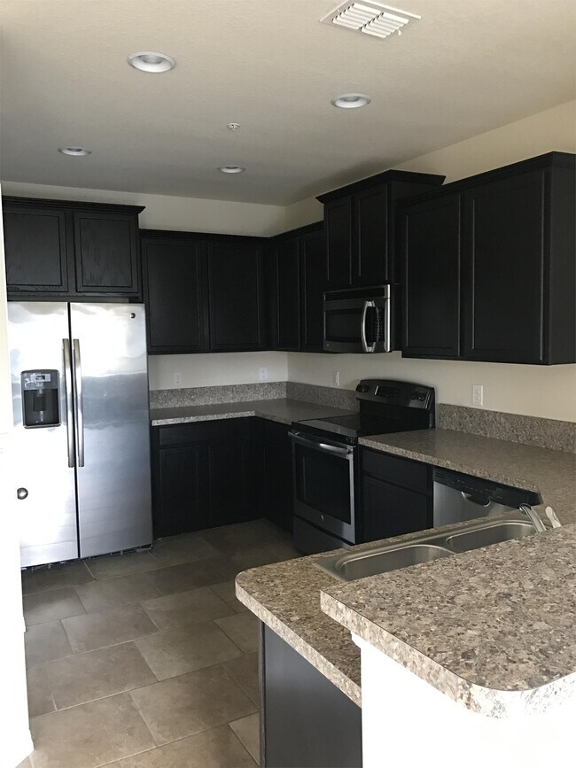 Building Photo - 6560 S Goldenrod Rd