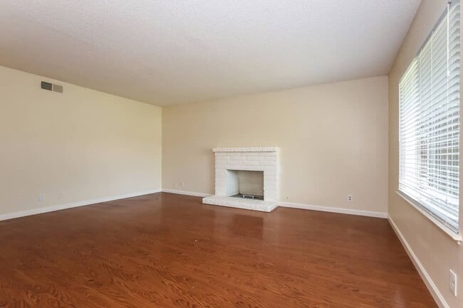 Building Photo - 167 Rutgers Ct