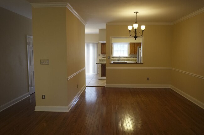 Foto del edificio - Charming 4 Bedroom/3 Bathroom Townhome in Mays Chapel-Chapelgate (Lutherville)