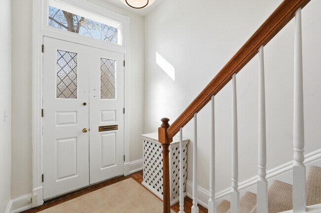 Foto del edificio - 1635 35th St NW