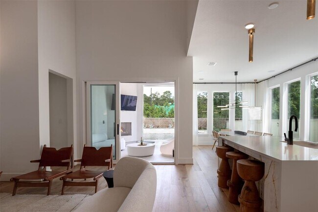 Foto del edificio - 15 Clearview Terrace Pl