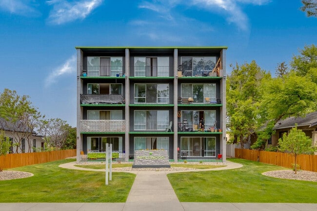 Building Photo - Applewood