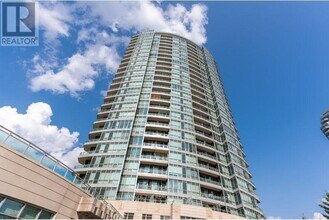 Building Photo - 18 Holmes Ave